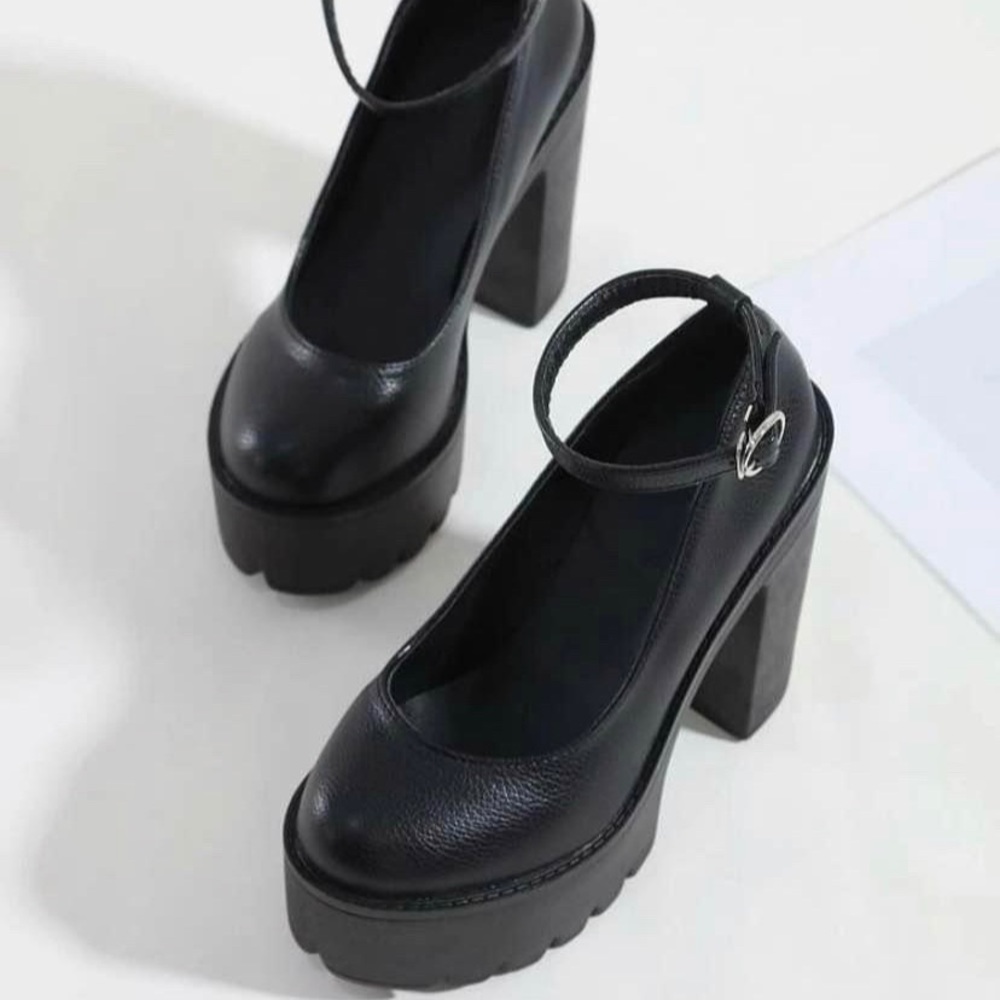 Platform booties size 8